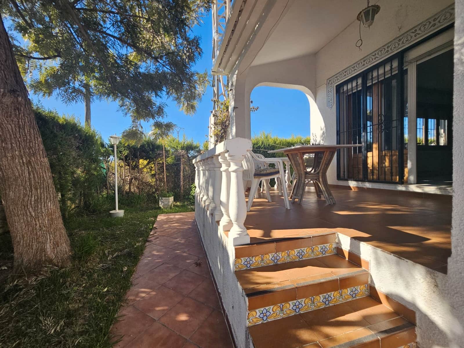 3 slaapkamer Halfvrijstaande villa te koop in Miramar met garage - € 220.000 (Ref: 9397961)