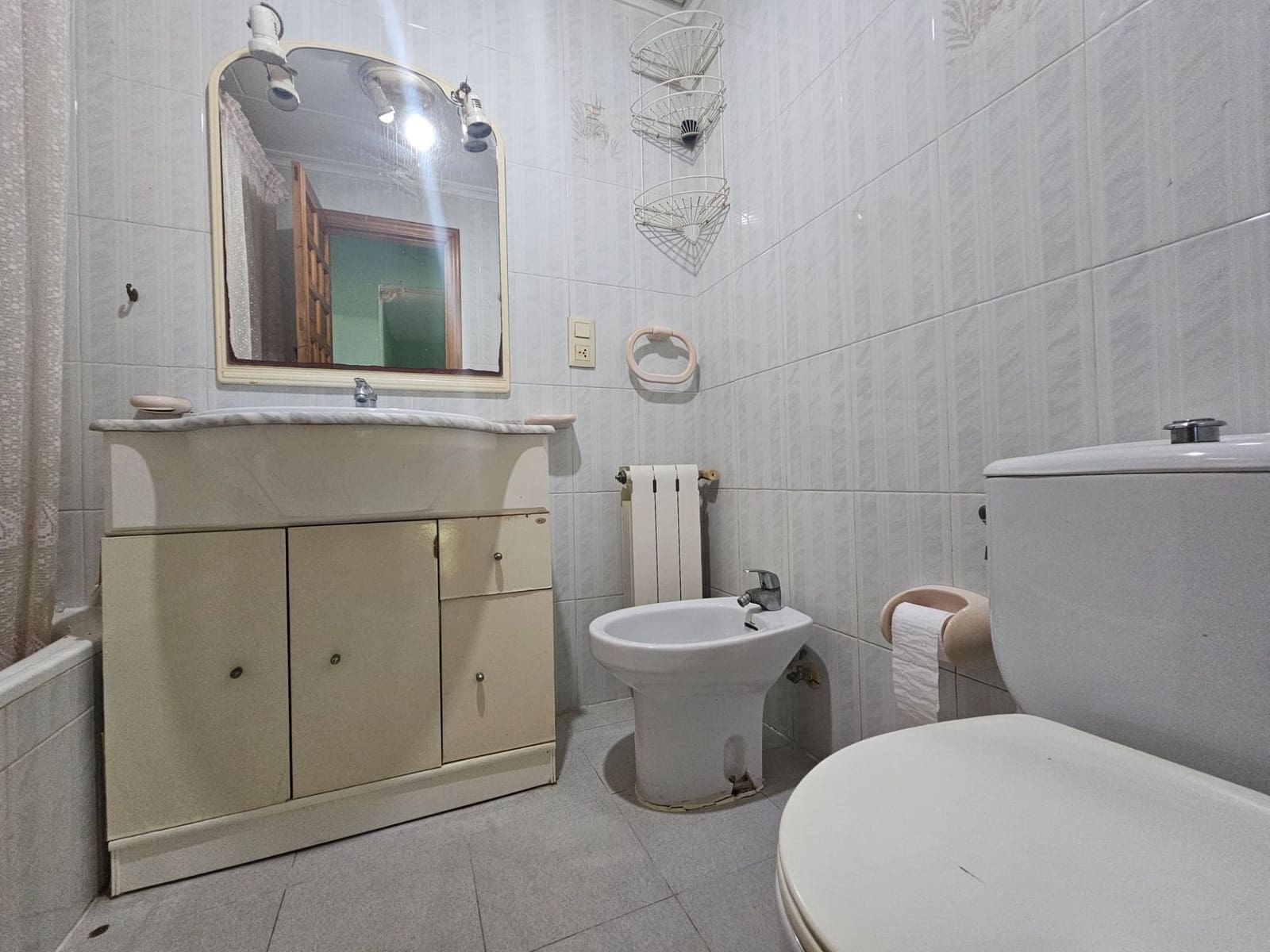 3 slaapkamer Halfvrijstaande villa te koop in Miramar met garage - € 220.000 (Ref: 9397961)