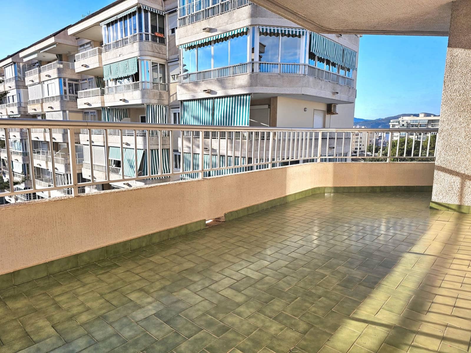 3 soveværelse Lejlighed til salg i Gandia med swimmingpool - € 295.000 (Ref: 9401817)