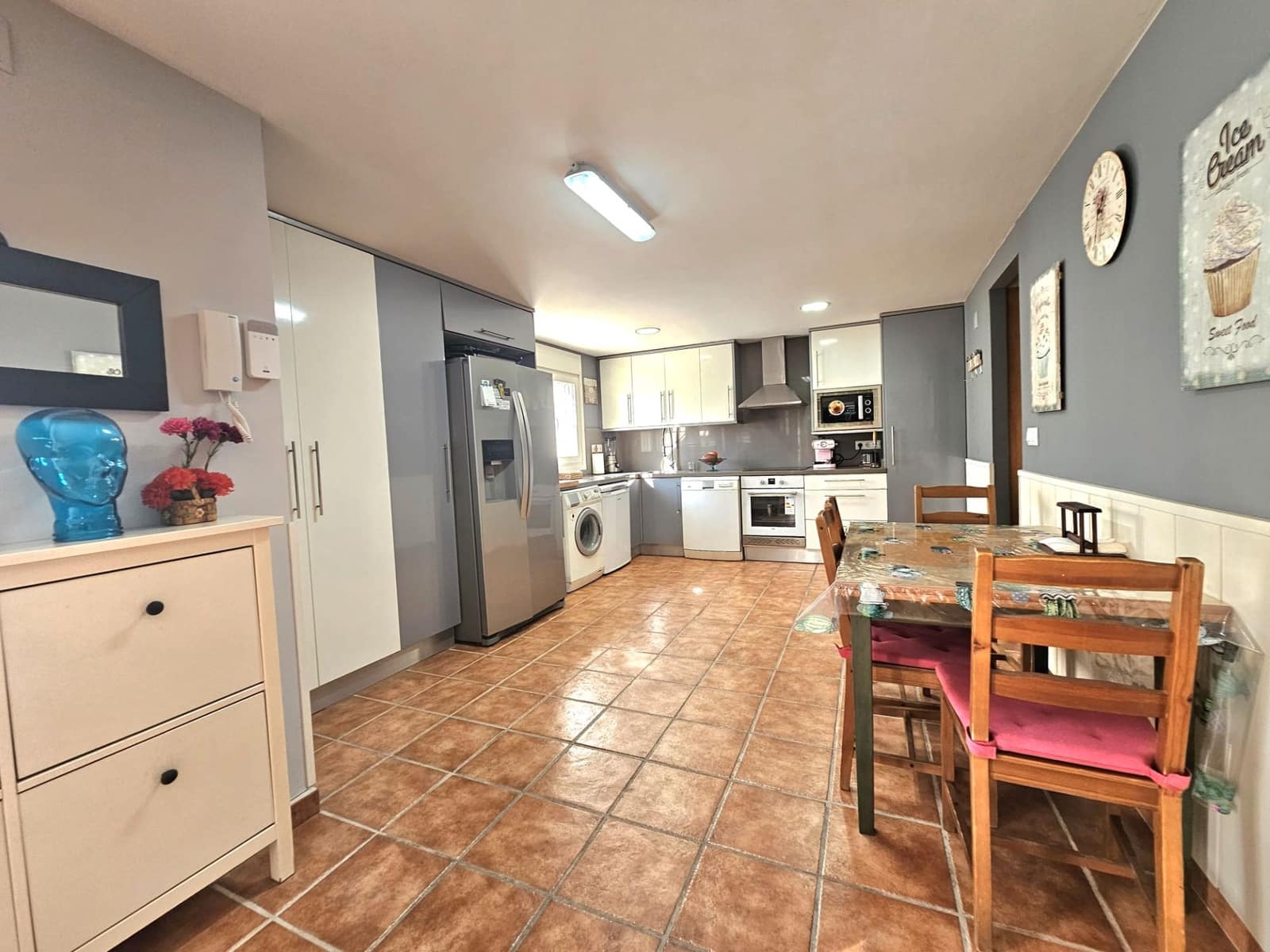 4 soveværelse Villa til salg i Oliva med garage - € 524.900 (Ref: 9421791)