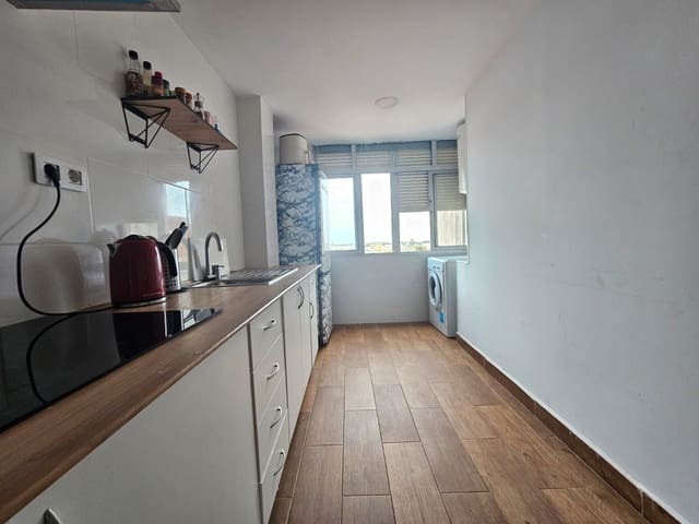 Piso de 4 habitaciones en Gandia en venta - 109.000 € (Ref: 9496656)