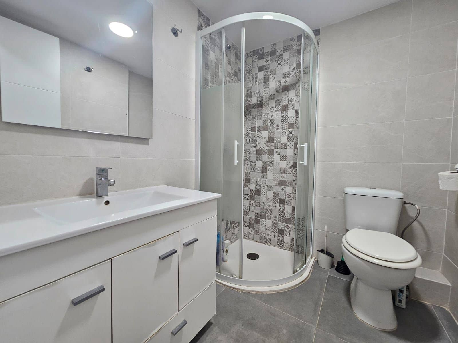 4 bedroom Flat for sale in Gandia - € 109,000 (Ref: 9496656)