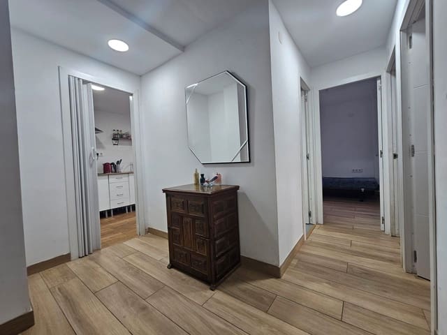 Piso de 4 habitaciones en Gandia en venta - 109.000 € (Ref: 9496656)