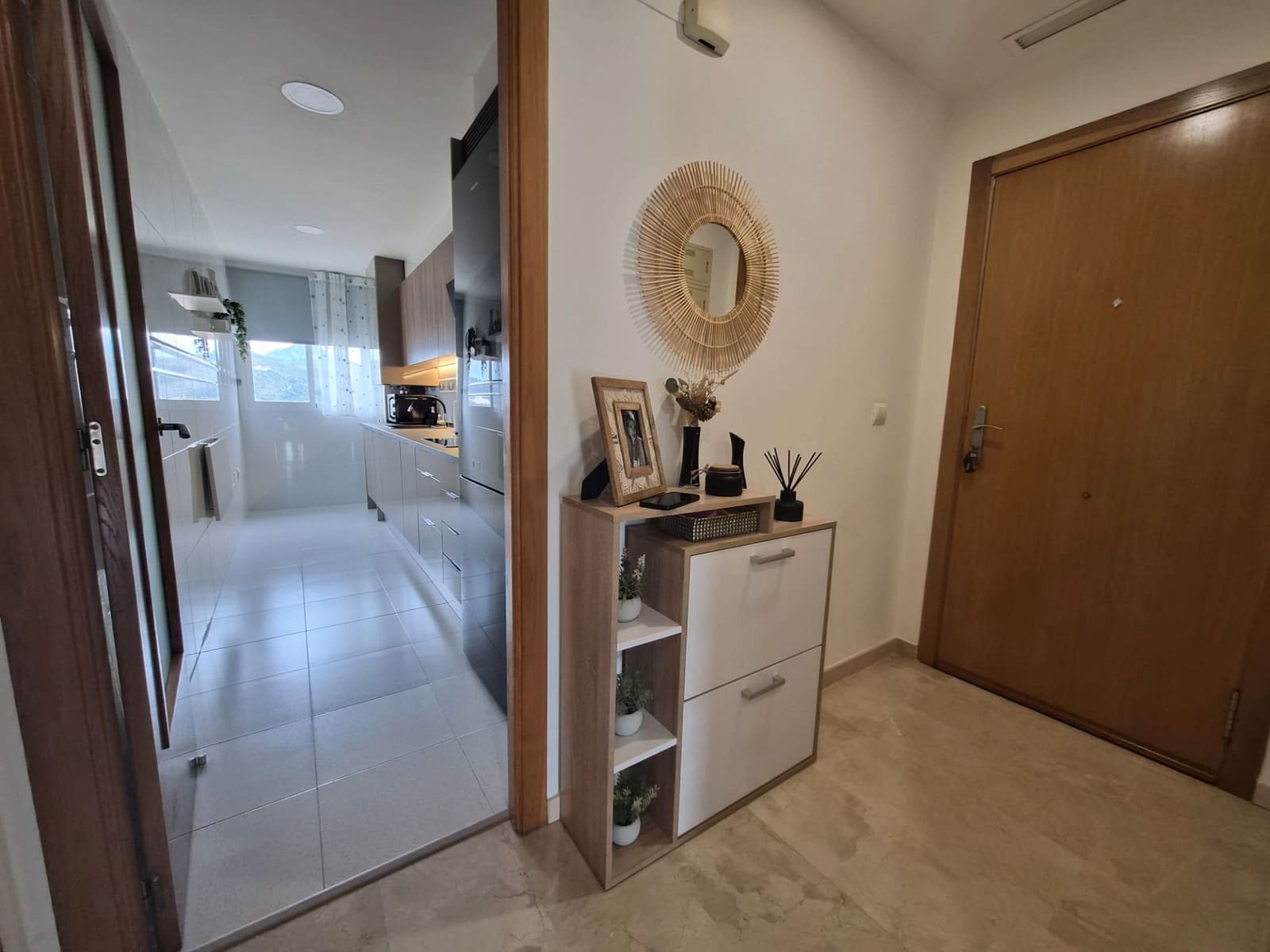 2 makuuhuone Asunto myytävänä paikassa Gandia mukana uima-altaan 
autotalli - 249 000 € (Ref: 9560693)