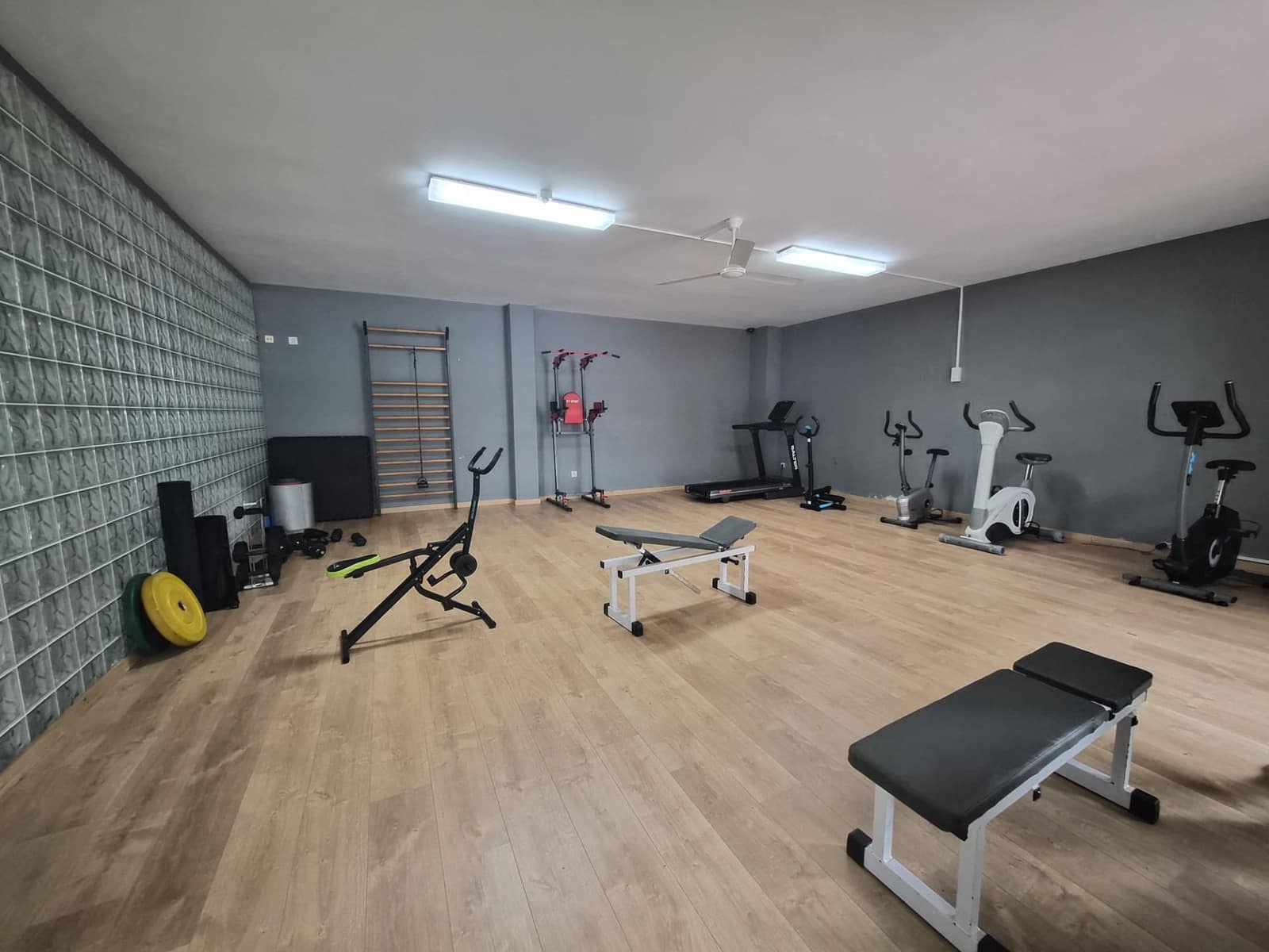 2 makuuhuone Asunto myytävänä paikassa Gandia mukana uima-altaan 
autotalli - 249 000 € (Ref: 9560693)