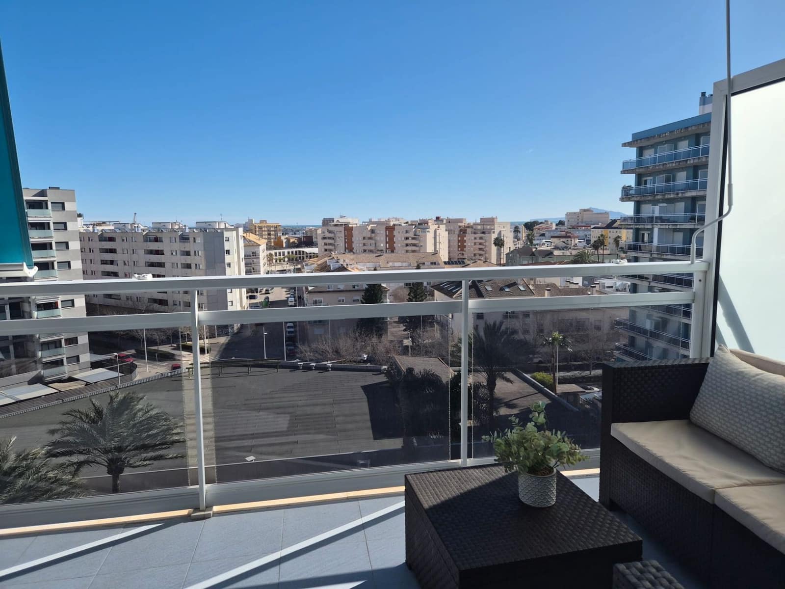 2 makuuhuone Asunto myytävänä paikassa Gandia mukana uima-altaan 
autotalli - 249 000 € (Ref: 9560693)