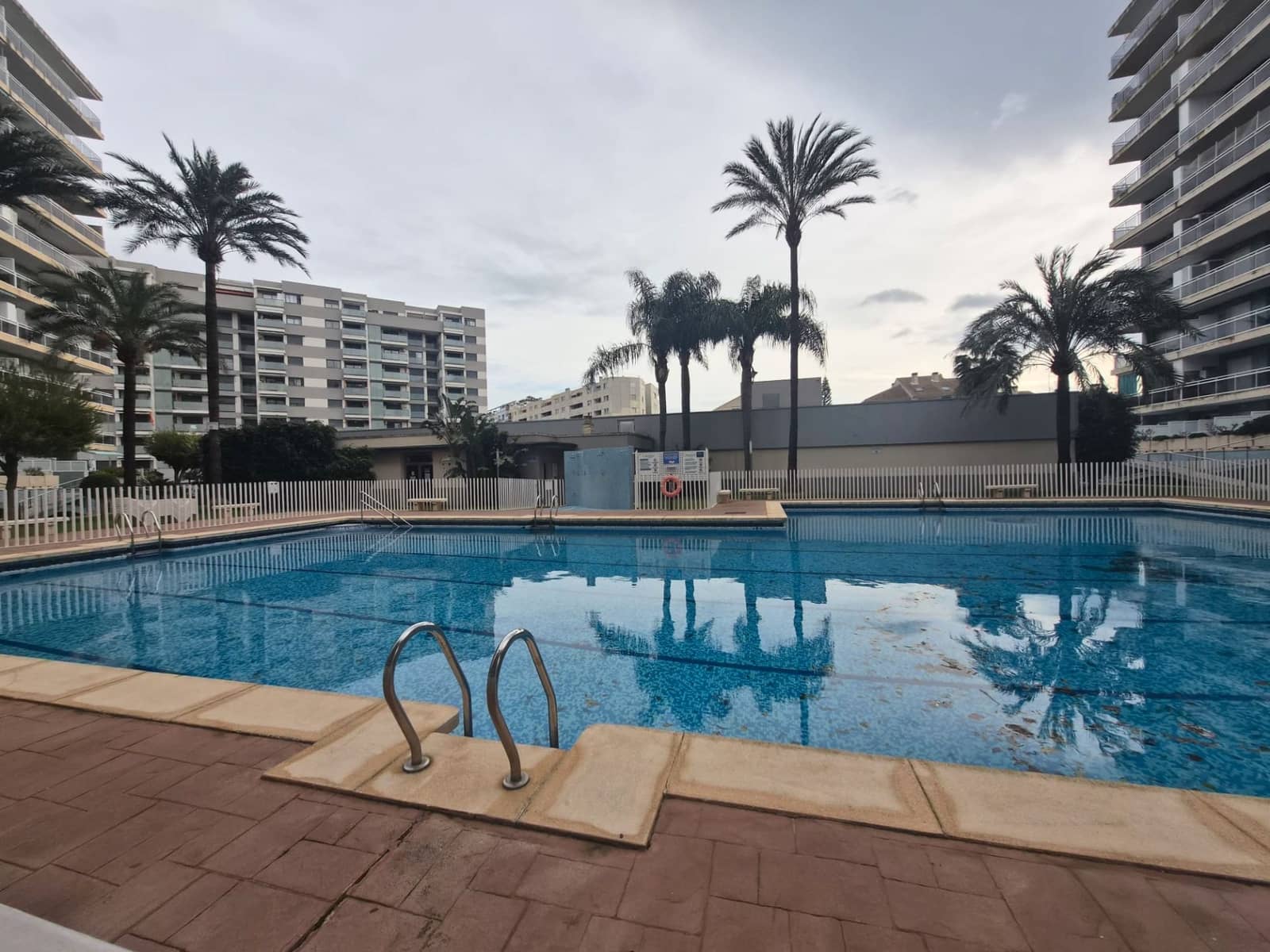 2 makuuhuone Asunto myytävänä paikassa Gandia mukana uima-altaan 
autotalli - 249 000 € (Ref: 9560693)