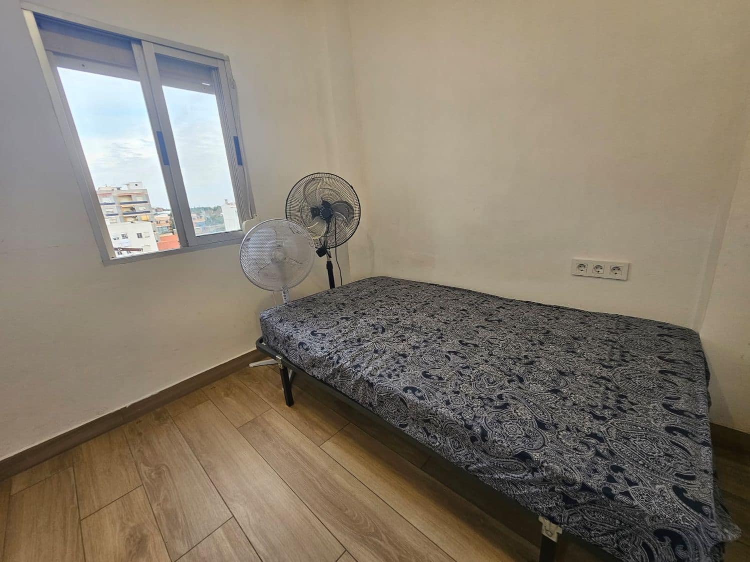 4 bedroom Flat for sale in Gandia - € 109,000 (Ref: 9626154)