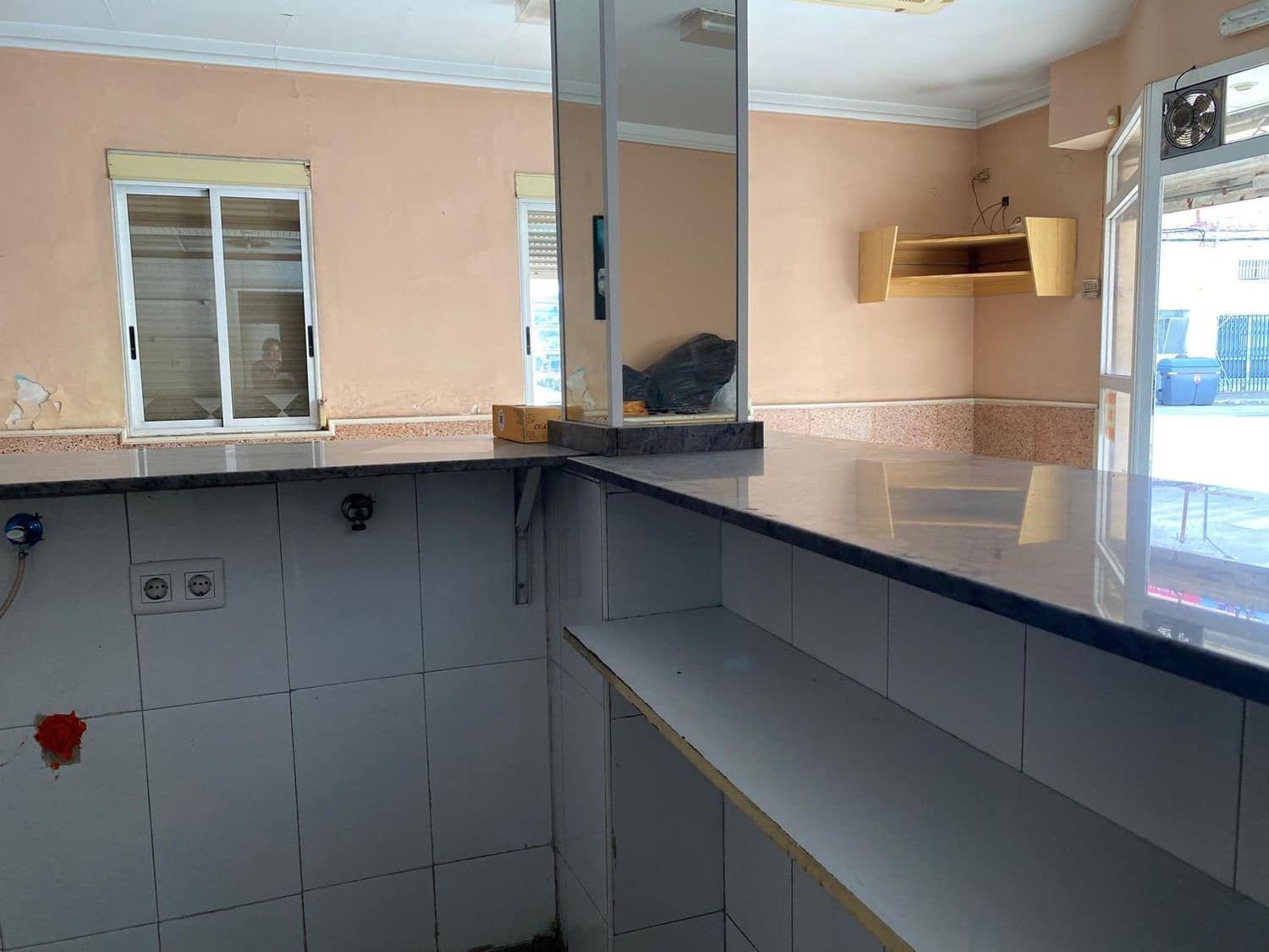 Erhverv til salg i Oliva - € 85.000 (Ref: 9626162)