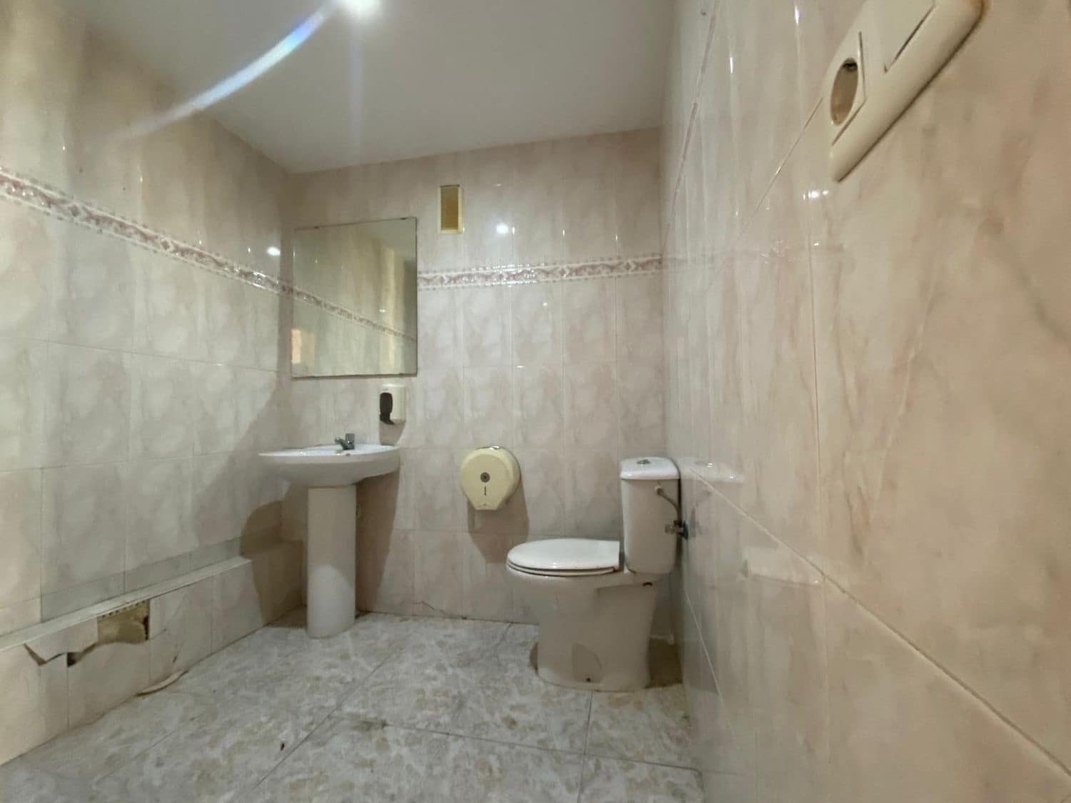 Erhverv til salg i Oliva - € 85.000 (Ref: 9626162)