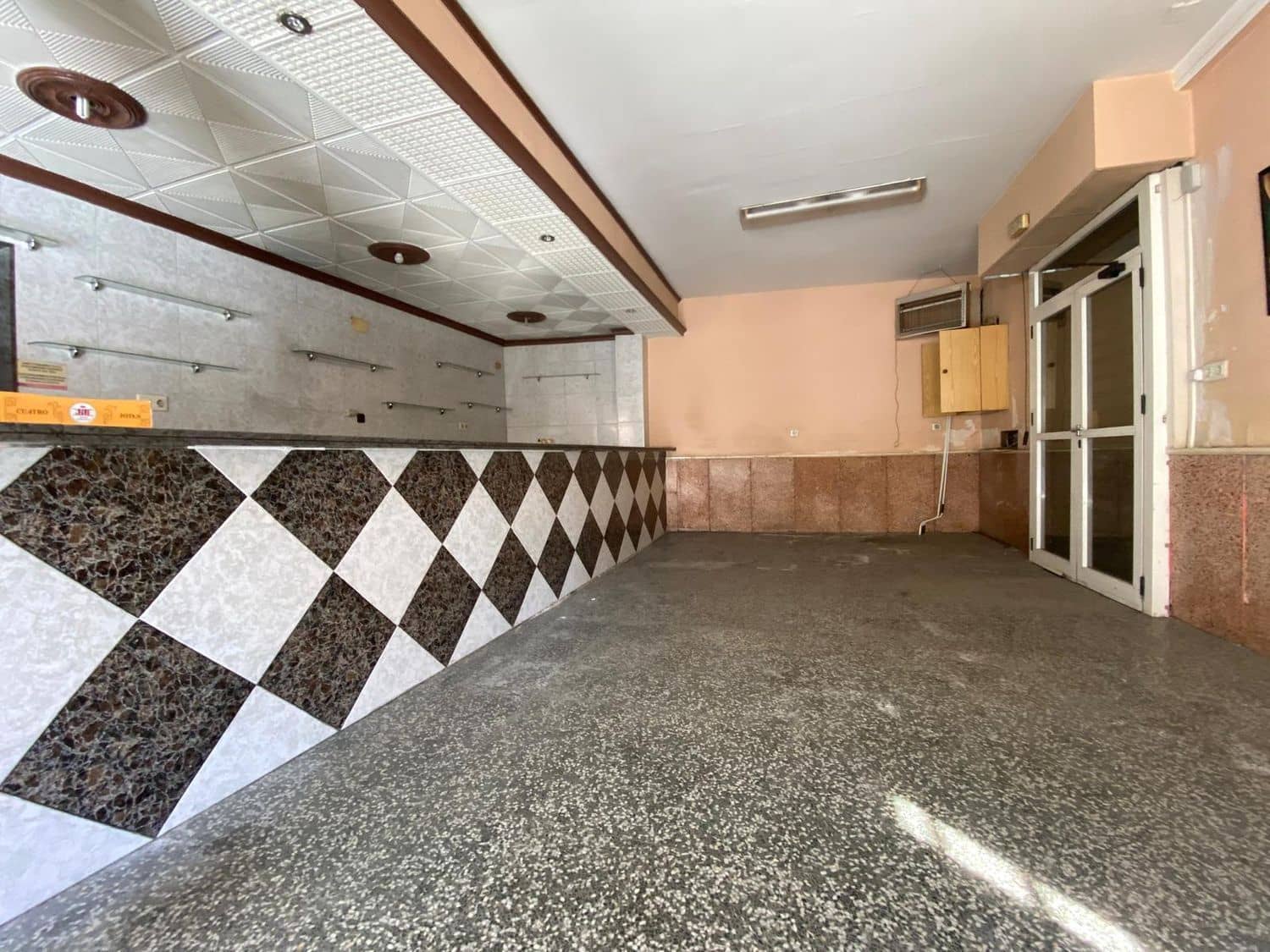 Erhverv til salg i Oliva - € 85.000 (Ref: 9626162)