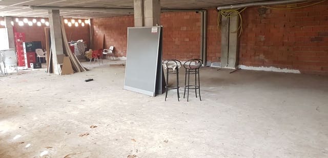 Commercieel te koop in Gandia - € 219.000 (Ref: 9626163)