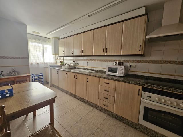 Adosado de 4 habitaciones en Gandia en venta - 279.900 € (Ref: 9626169)