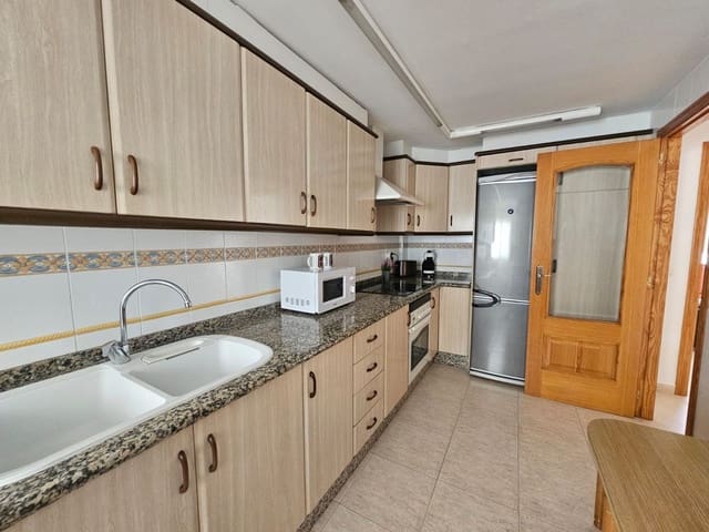 Adosado de 4 habitaciones en Gandia en venta - 279.900 € (Ref: 9626169)