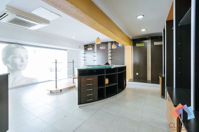 Commercieel te koop in Gandia - € 165.000 (Ref: 9626182)