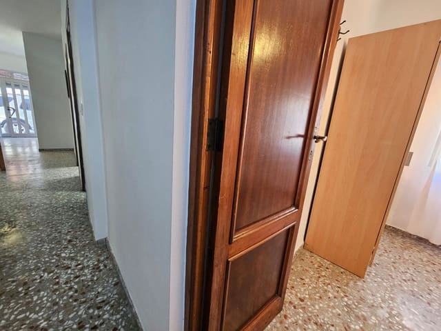 7 bedroom Beach Apartment for sale in Gandia - € 395,000 (Ref: 9626416)