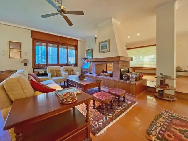 4 bedroom Villa for sale in Gandia - € 1,700,000 (Ref: 9626418)