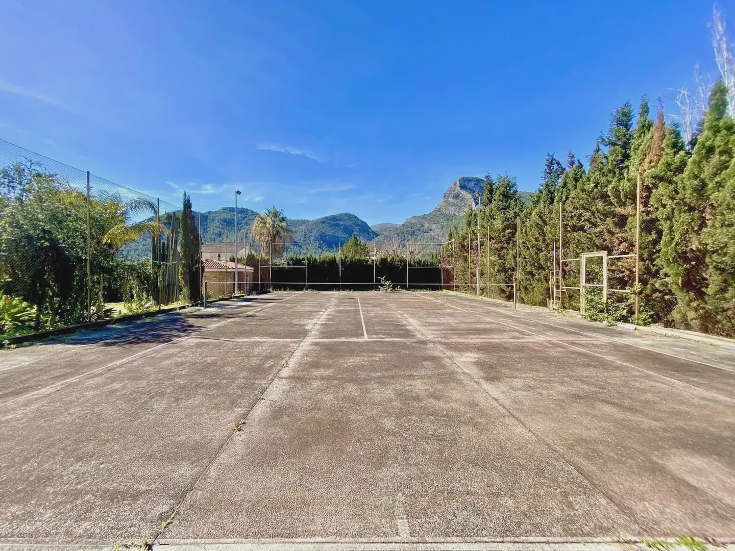 4 bedroom Villa for sale in Gandia - € 1,700,000 (Ref: 9626418)