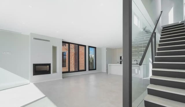 5 soveværelse Villa til salg i Oliva Playa, Oliva - € 950.000 (Ref: 9626422)