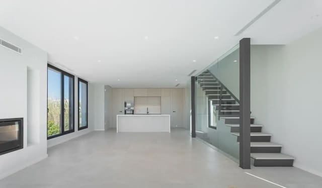 5 soveværelse Villa til salg i Oliva Playa, Oliva - € 950.000 (Ref: 9626422)