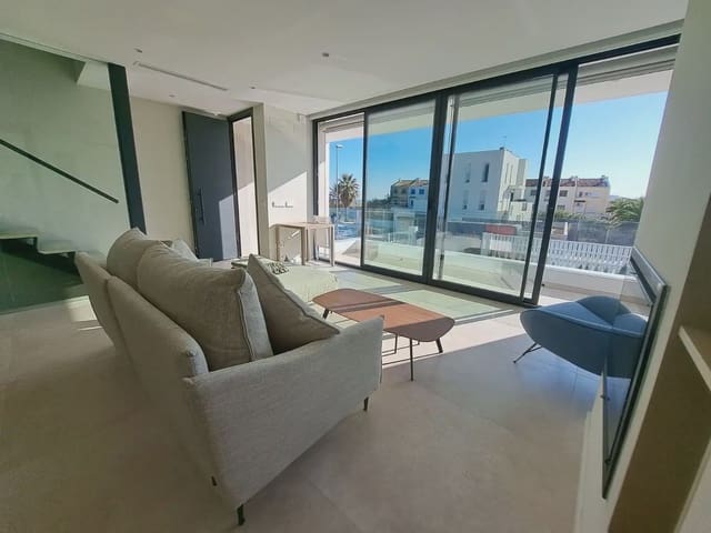 5 soveværelse Villa til salg i Oliva Playa, Oliva - € 950.000 (Ref: 9626422)