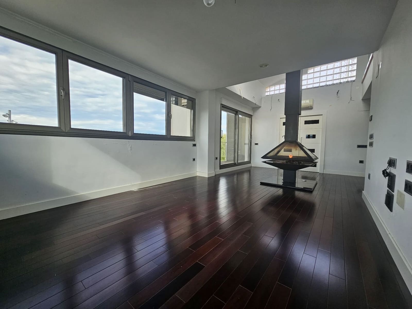 3 bedroom Apartment for sale in La Pobla del Duc with pool - € 249,900 (Ref: 9628038)