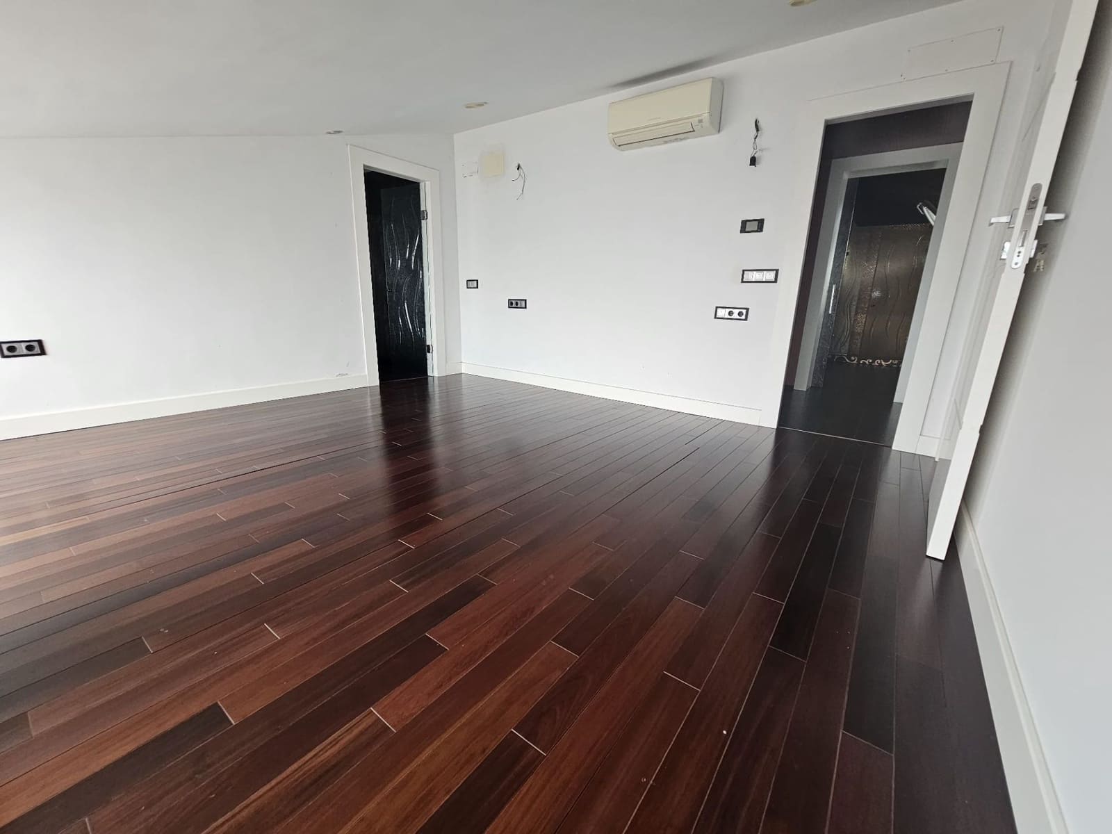 3 bedroom Apartment for sale in La Pobla del Duc with pool - € 249,900 (Ref: 9628038)