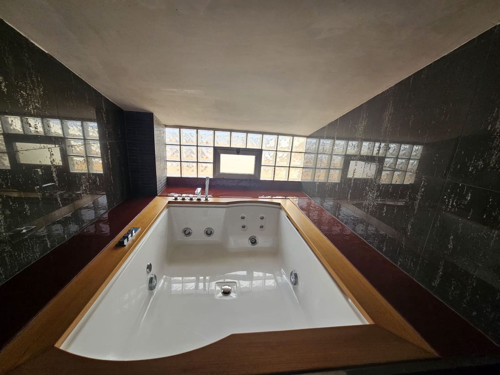 3 bedroom Apartment for sale in La Pobla del Duc with pool - € 249,900 (Ref: 9628038)