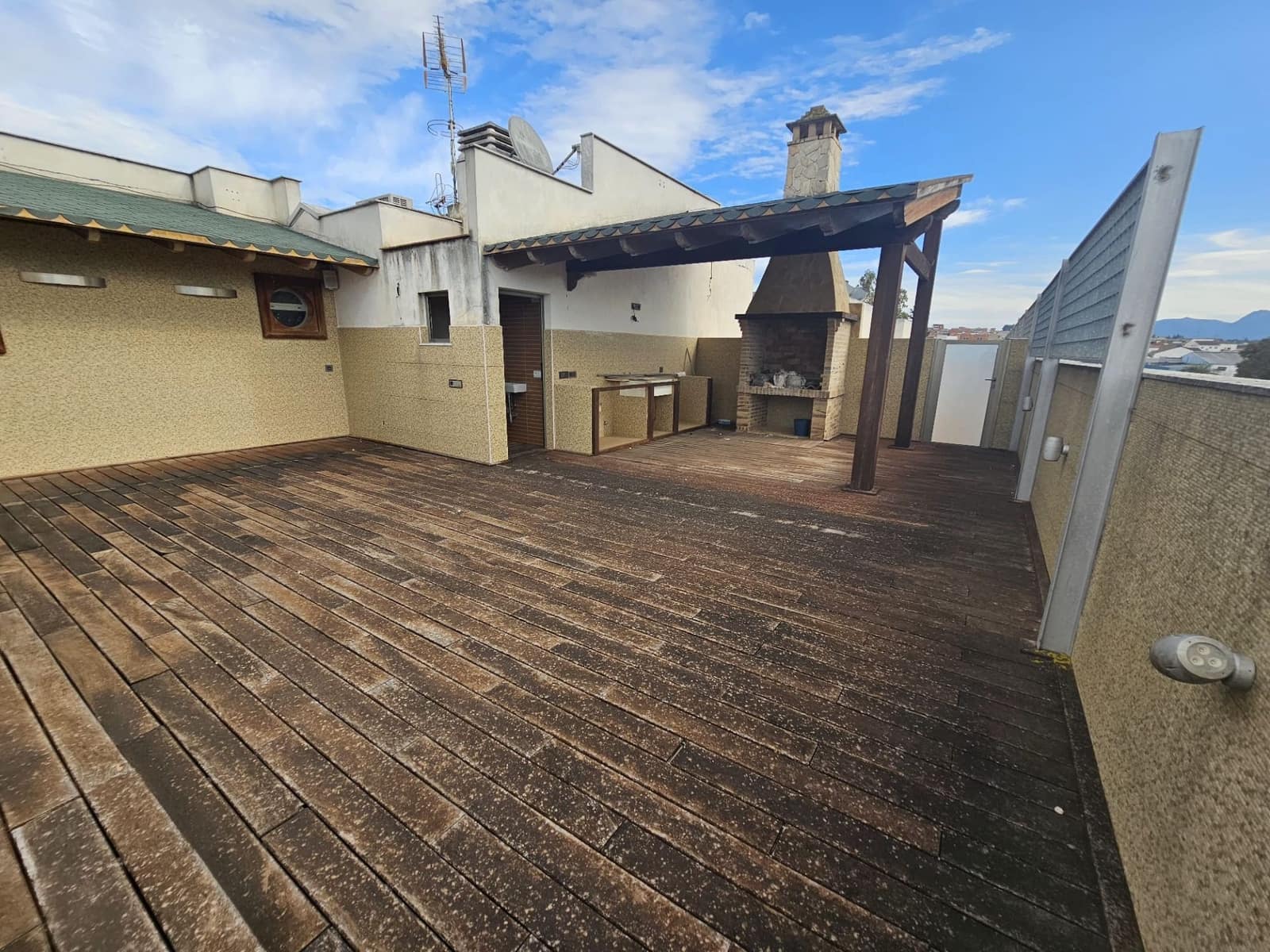 3 bedroom Apartment for sale in La Pobla del Duc with pool - € 249,900 (Ref: 9628038)