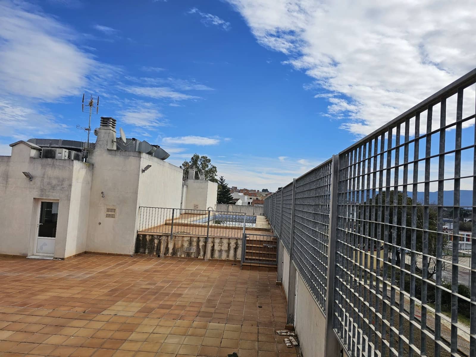 3 bedroom Apartment for sale in La Pobla del Duc with pool - € 249,900 (Ref: 9628038)