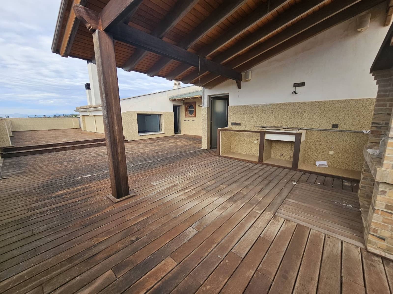 3 bedroom Apartment for sale in La Pobla del Duc with pool - € 249,900 (Ref: 9628038)