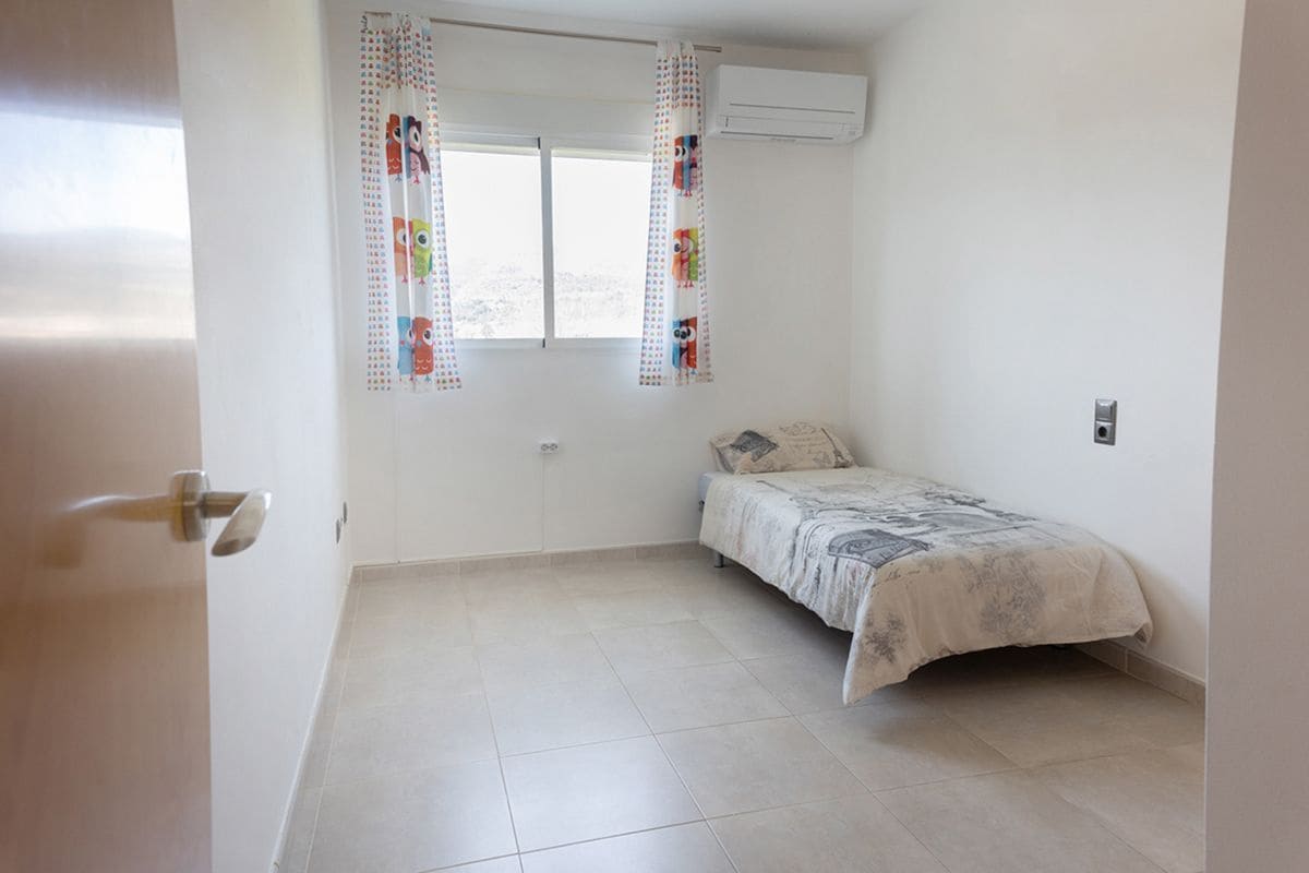 Adosado de 3 habitaciones en Almoines en venta con piscina garaje - 269.000 € (Ref: 9679317)