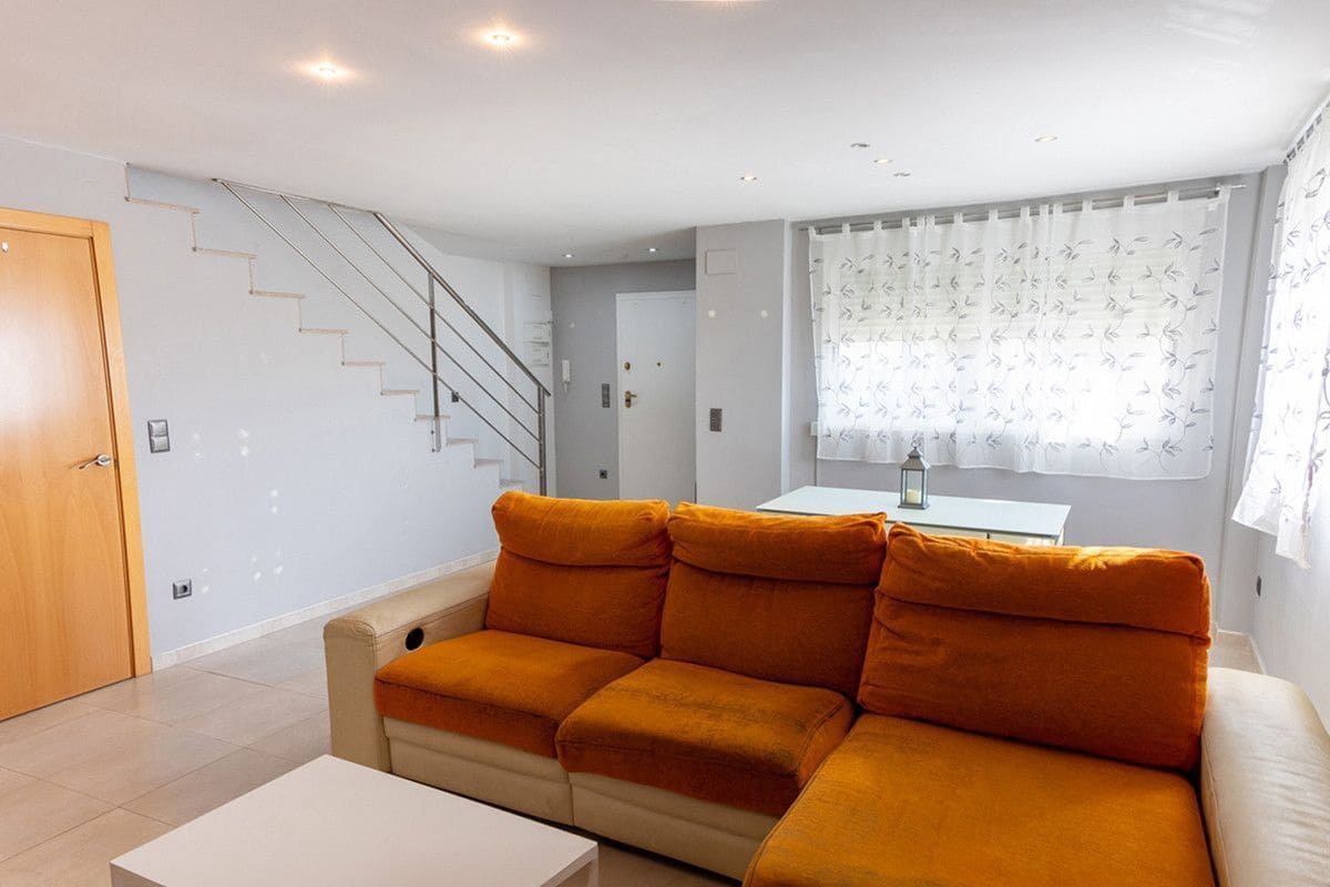 Adosado de 3 habitaciones en Almoines en venta con piscina garaje - 269.000 € (Ref: 9679317)