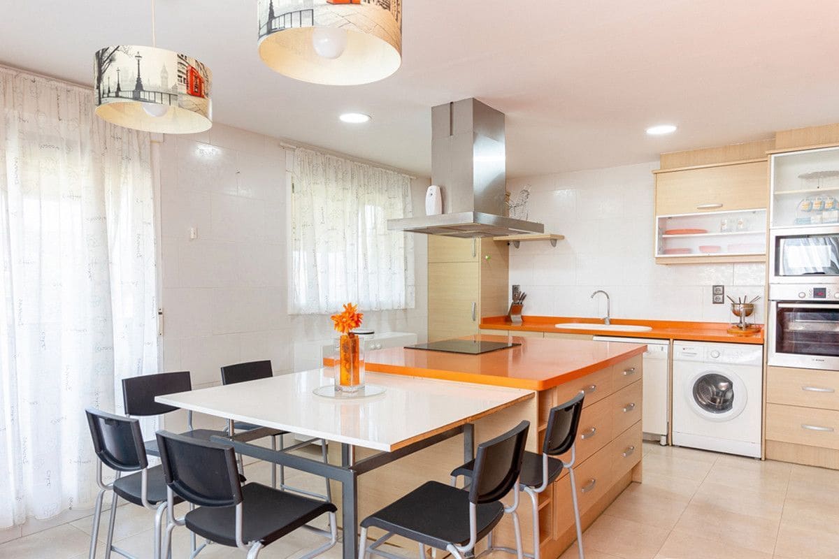 Adosado de 3 habitaciones en Almoines en venta con piscina garaje - 269.000 € (Ref: 9679317)