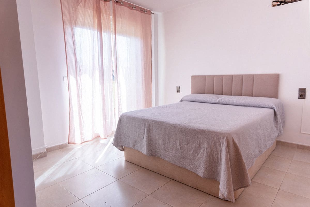 Adosado de 3 habitaciones en Almoines en venta con piscina garaje - 269.000 € (Ref: 9679317)