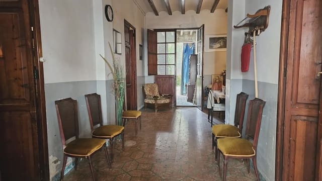 9 bedroom Townhouse for sale in Gandia - € 280,000 (Ref: 9744008)