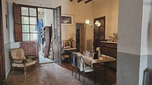 9 bedroom Townhouse for sale in Gandia - € 280,000 (Ref: 9744008)