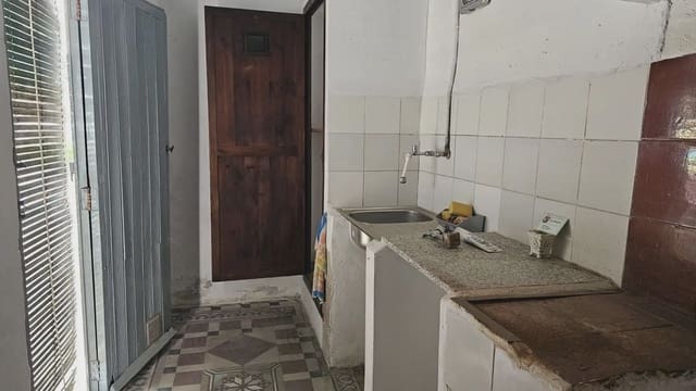 9 bedroom Townhouse for sale in Gandia - € 280,000 (Ref: 9744008)
