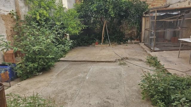 9 bedroom Townhouse for sale in Gandia - € 280,000 (Ref: 9744008)