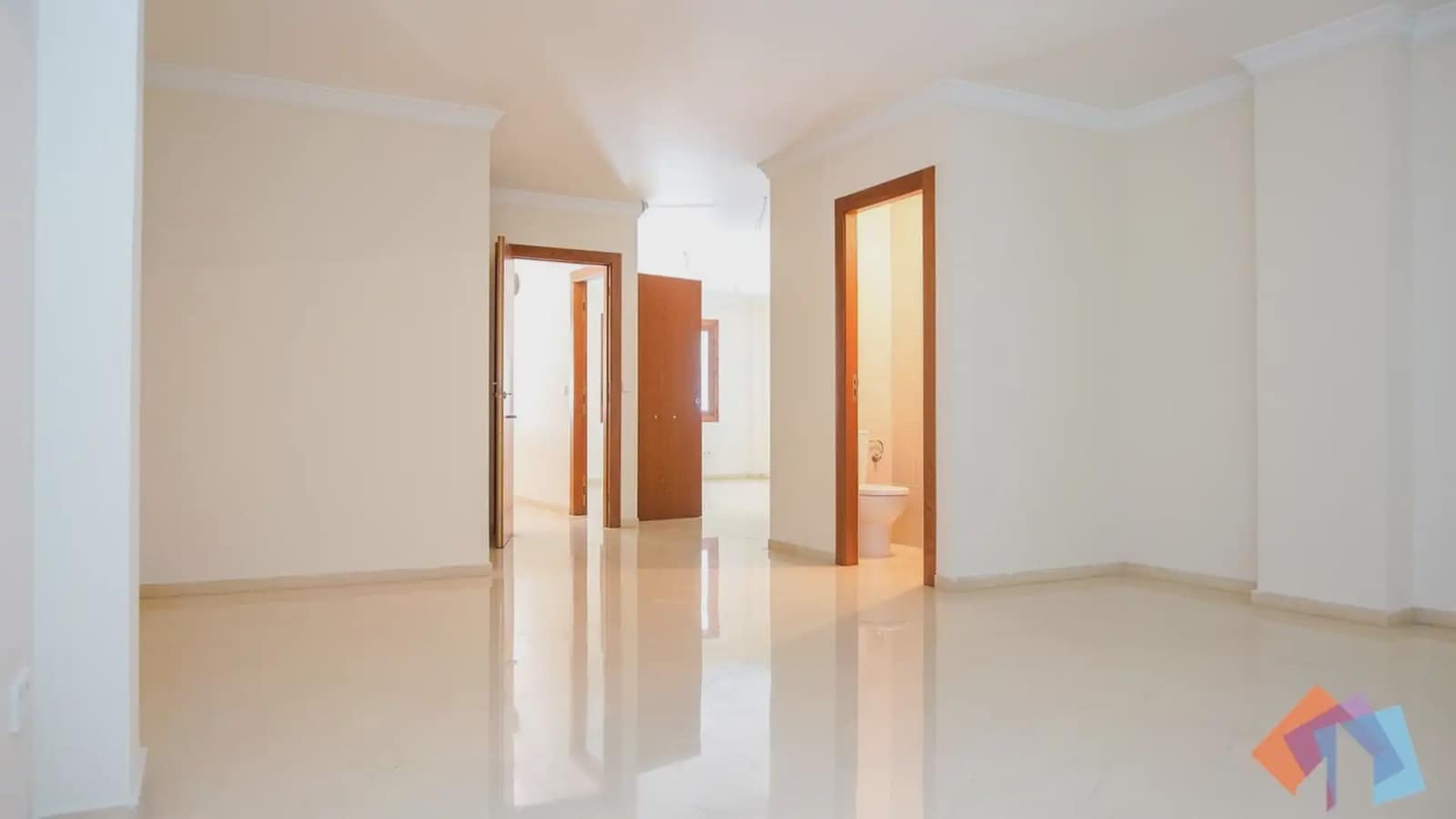 Local Comercial de 4 habitaciones en Gandia en venta - 975.000 € (Ref: 9744009)