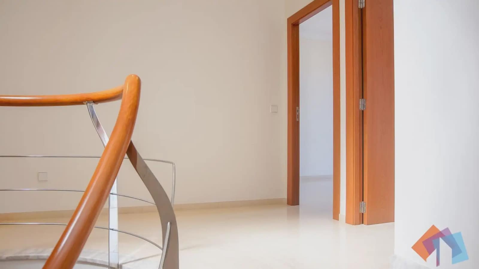 Local Comercial de 4 habitaciones en Gandia en venta - 975.000 € (Ref: 9744009)