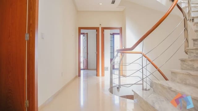 Local Comercial de 4 habitaciones en Gandia en venta - 975.000 € (Ref: 9744009)