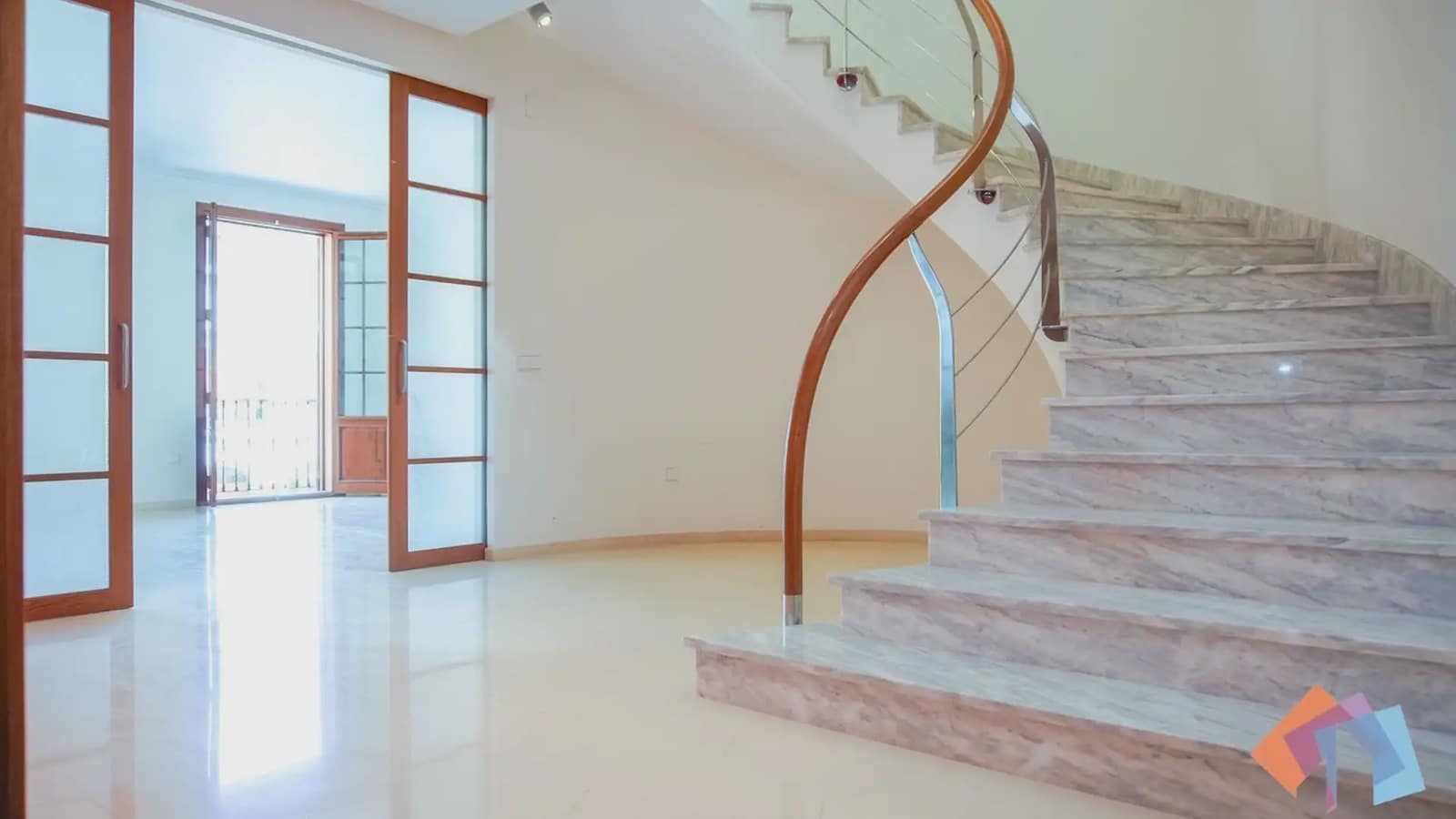 Local Comercial de 4 habitaciones en Gandia en venta - 975.000 € (Ref: 9744009)