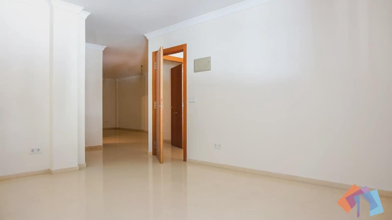 Local Comercial de 4 habitaciones en Gandia en venta - 975.000 € (Ref: 9744009)