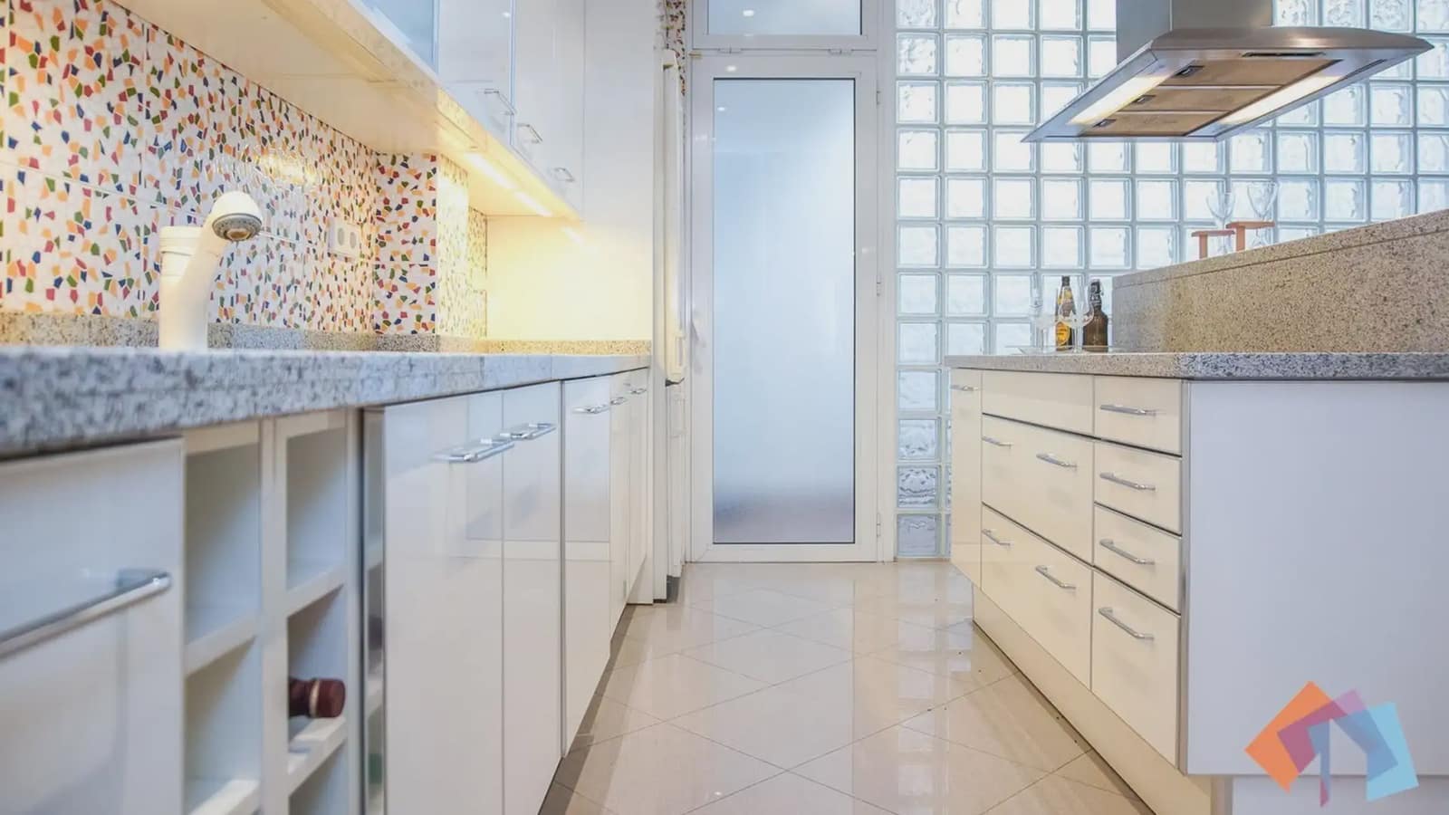 Local Comercial de 4 habitaciones en Gandia en venta - 975.000 € (Ref: 9744009)