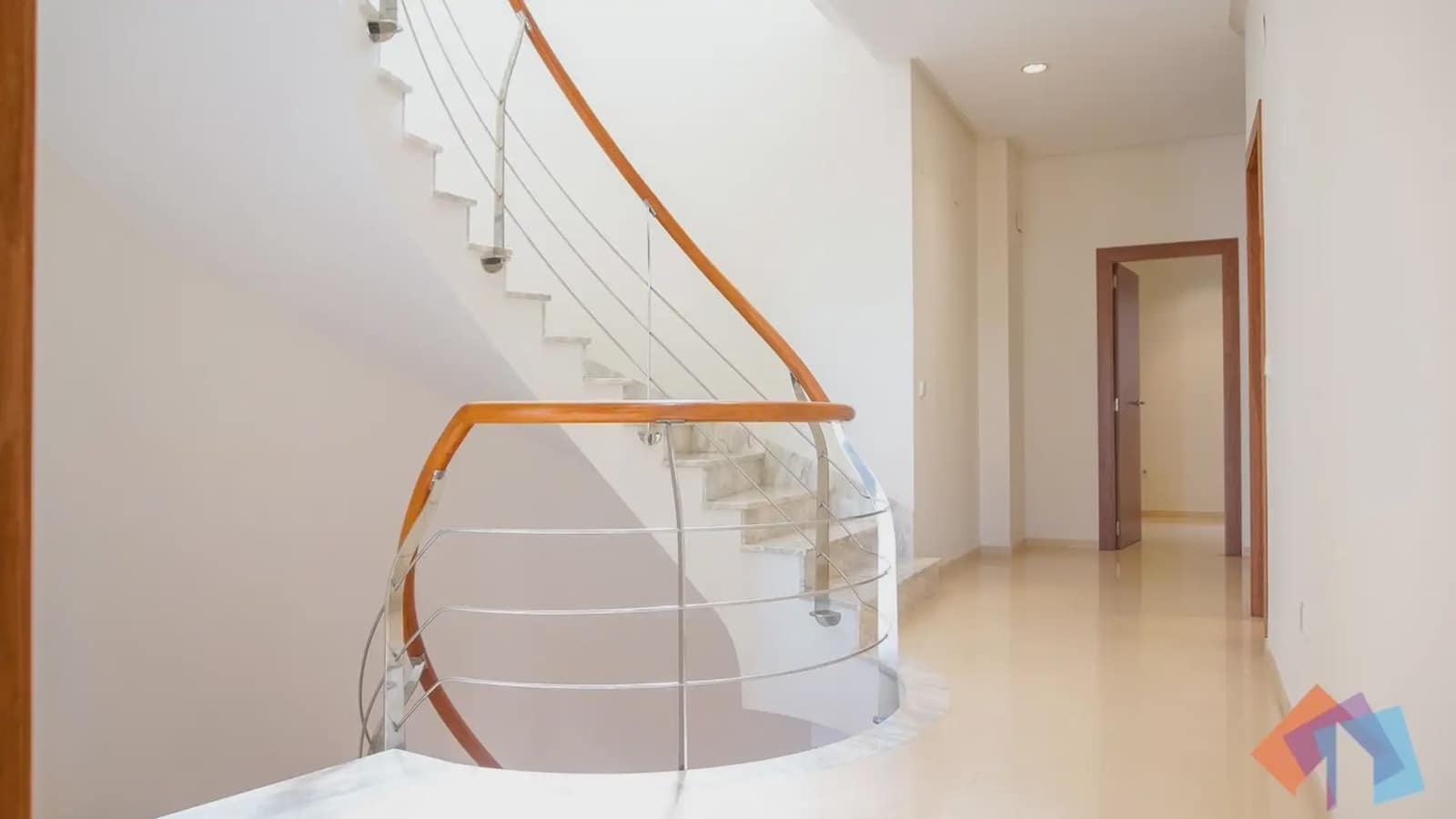 Local Comercial de 4 habitaciones en Gandia en venta - 975.000 € (Ref: 9744009)