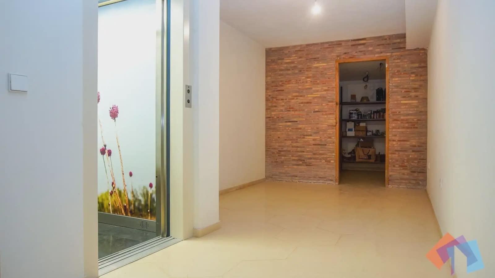 Local Comercial de 4 habitaciones en Gandia en venta - 975.000 € (Ref: 9744009)
