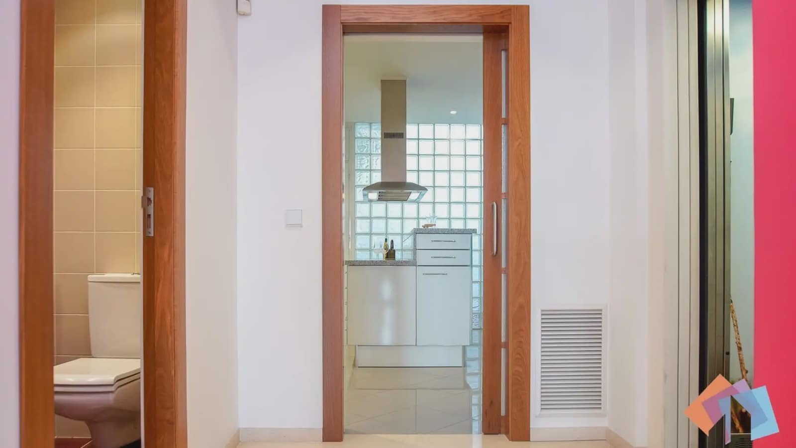 Local Comercial de 4 habitaciones en Gandia en venta - 975.000 € (Ref: 9744009)