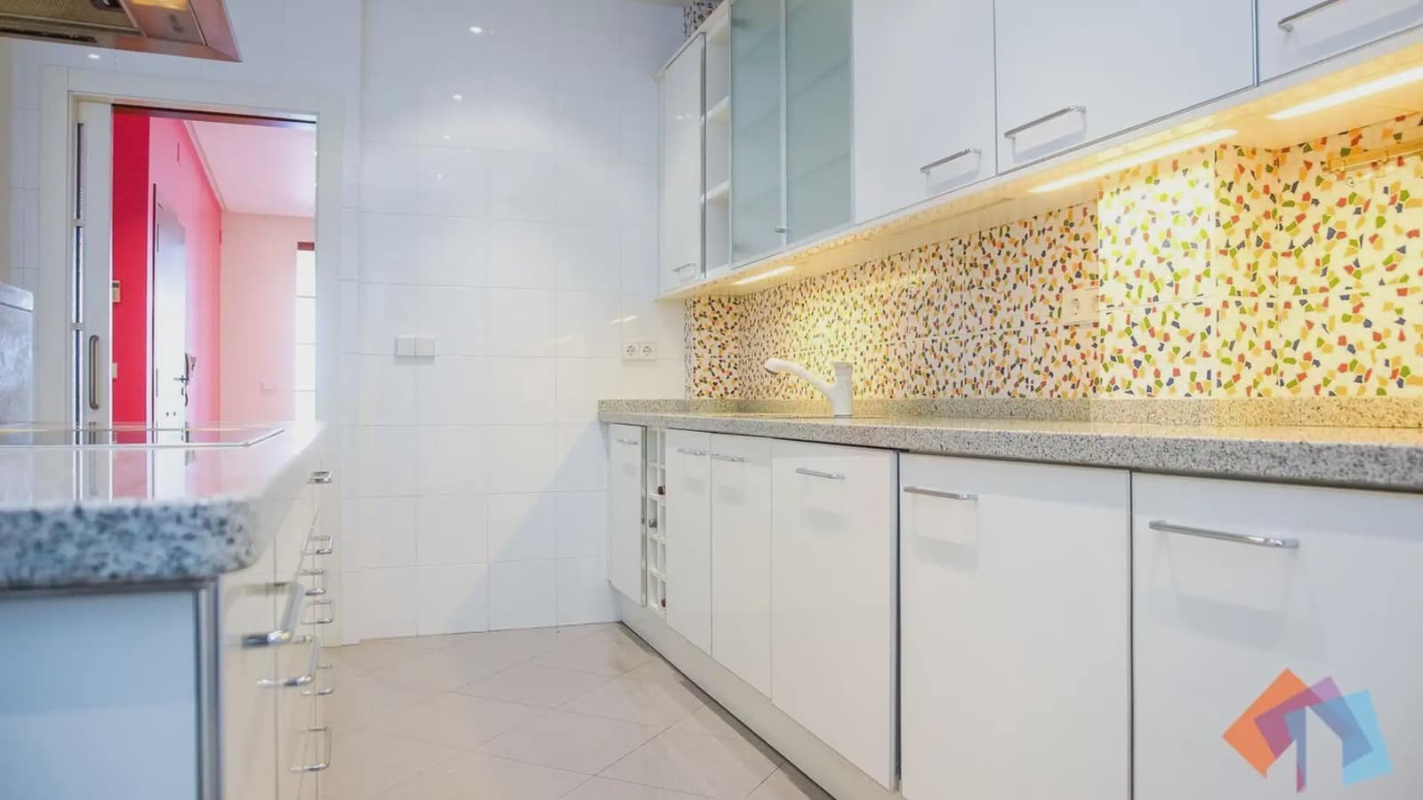 Local Comercial de 4 habitaciones en Gandia en venta - 975.000 € (Ref: 9744009)