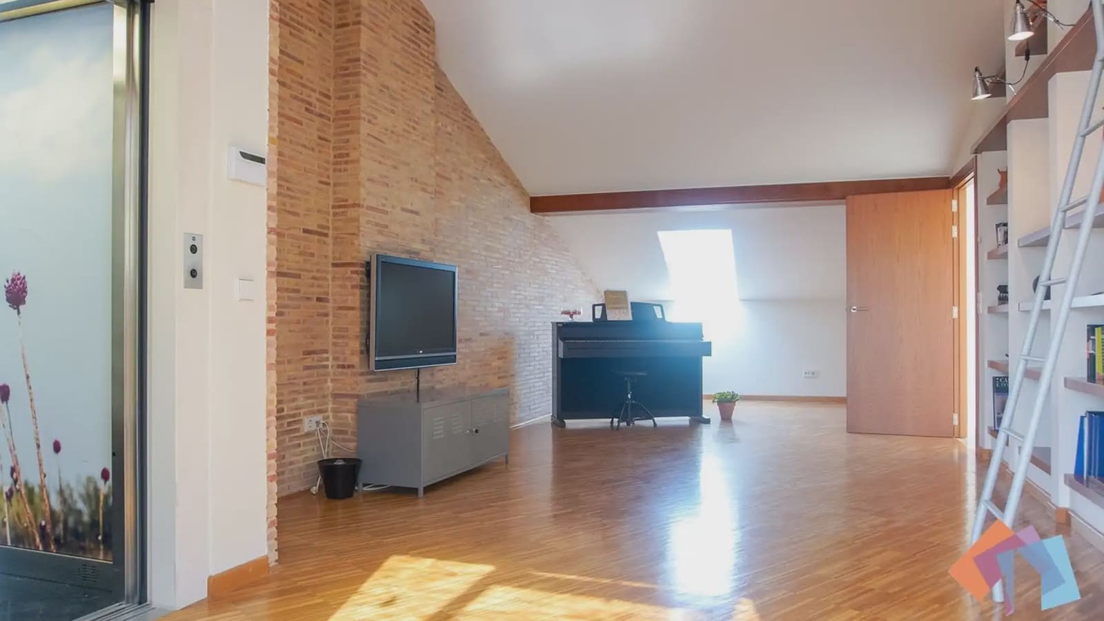 Local Comercial de 4 habitaciones en Gandia en venta - 975.000 € (Ref: 9744009)